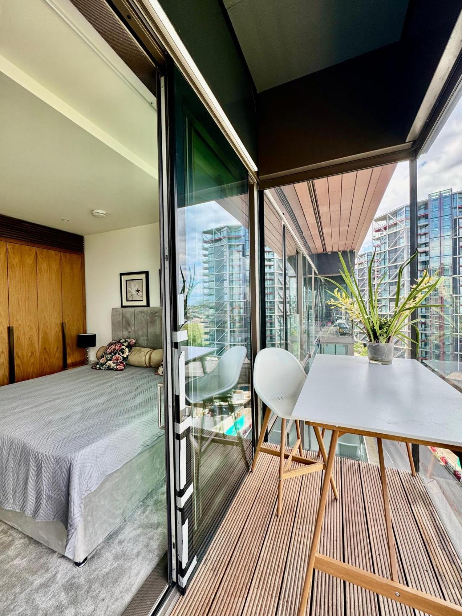 River Panorama Central London 2 Bedroom New Development Kültér fotó
